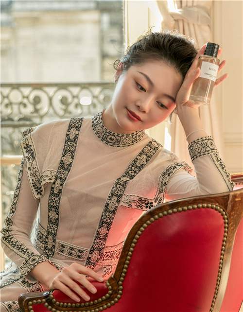 在这个幸运风铃摇曳的夏季,遇见铃兰清新