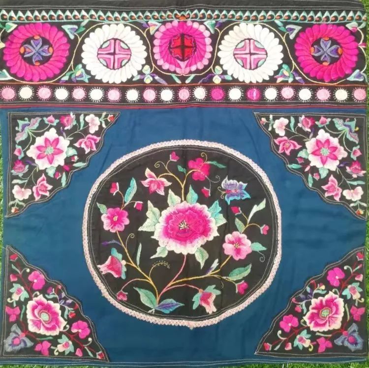 彝族刺绣穿在身上的历史绣在服饰上的家谱族谱