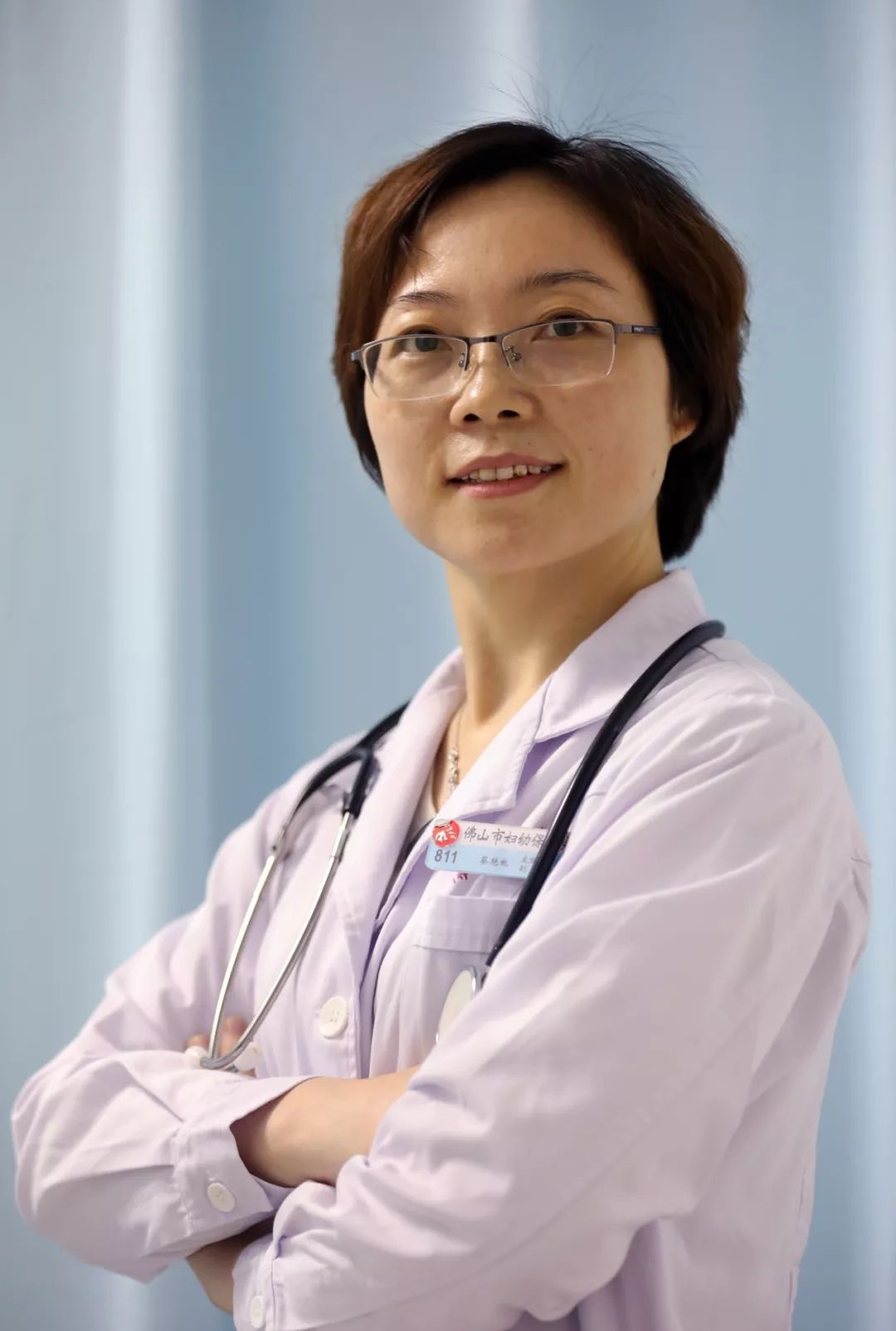佛山市妇幼保健院皮肤科副主任蔡艳桃出席《健康俏管家》节目时专门