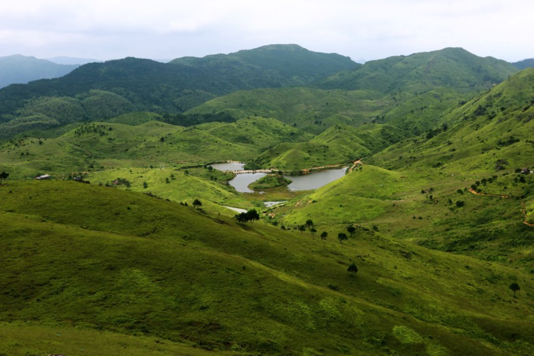 在白溪草场附近,有个朱熹驻讲过的书院,一方人文富蕴的水土,它叫蓝田