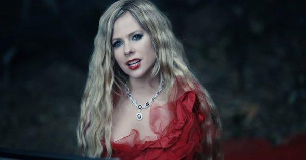 被称为天朝女神的她感人回归,如今新mv上线,网友:不老女神_艾薇儿