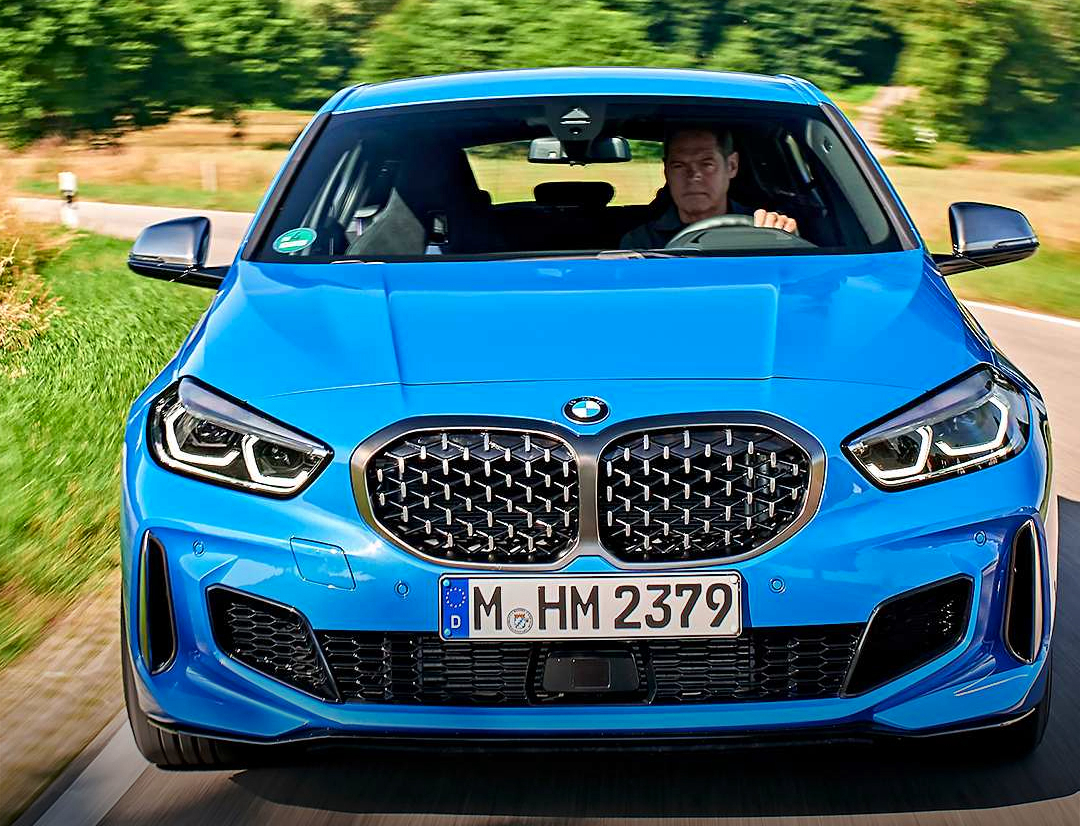 运动的两厢车全新宝马m135i海外实车