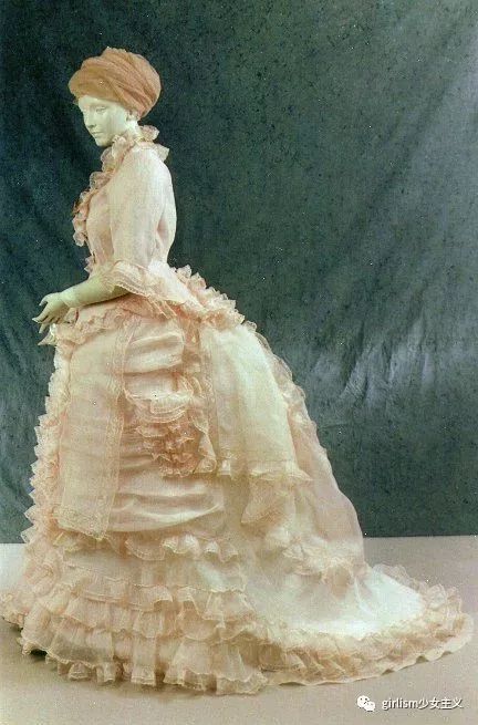 维多利亚时代裙子图片