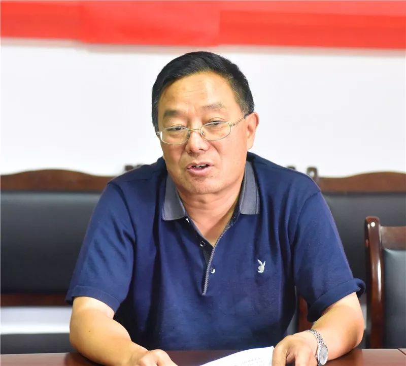 本地新闻县委书记邓天友接待群众来访