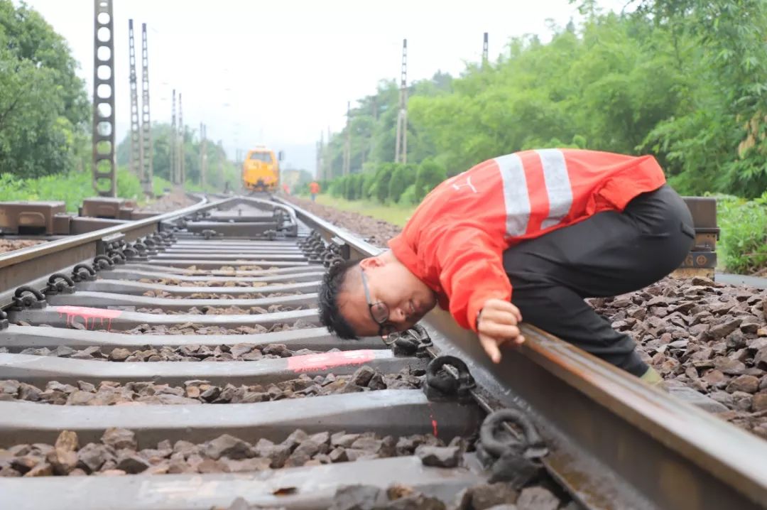 铁路"大黄蜂",不是铁路人可能真不懂