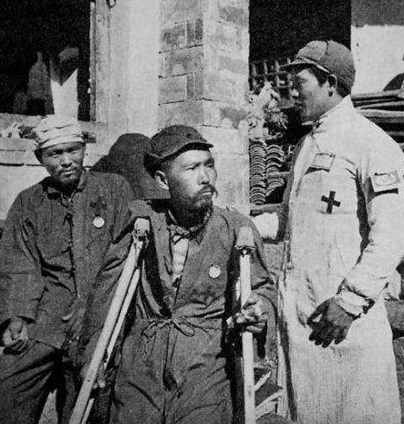 当时,胡少海在广州陆海军大元帅府直辖独立旅做一名士兵,因为打仗不