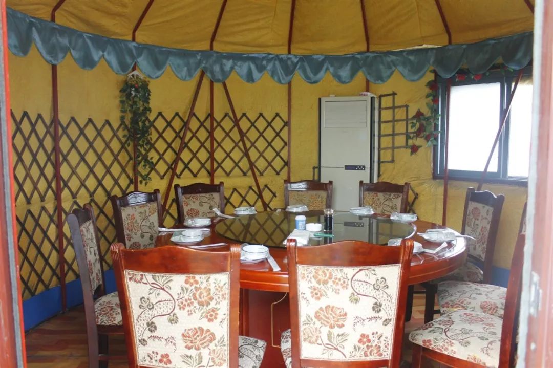 龙虾免费送酸菜鱼8元份镇江新区竟然有一家蒙古包餐厅你还不知道