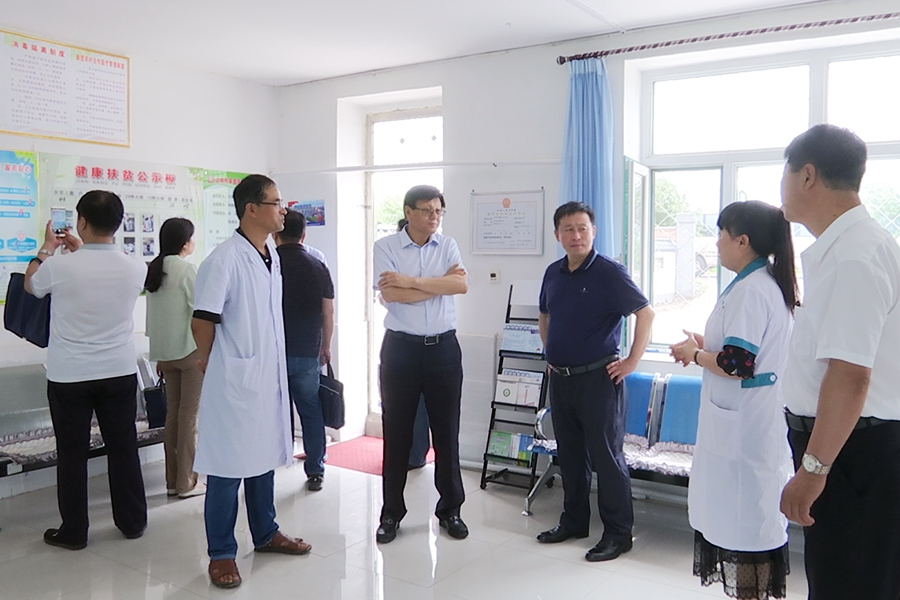 7月18日,省医疗保障局副巡视员曹今光带领调研组,到农安县调研医保