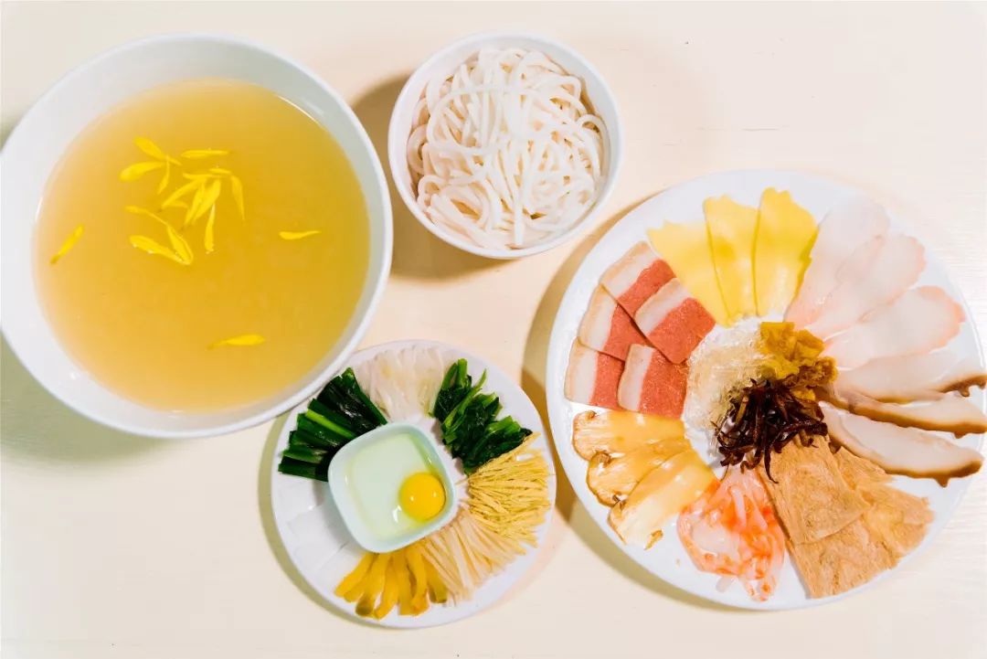 鲜菊花过桥米线