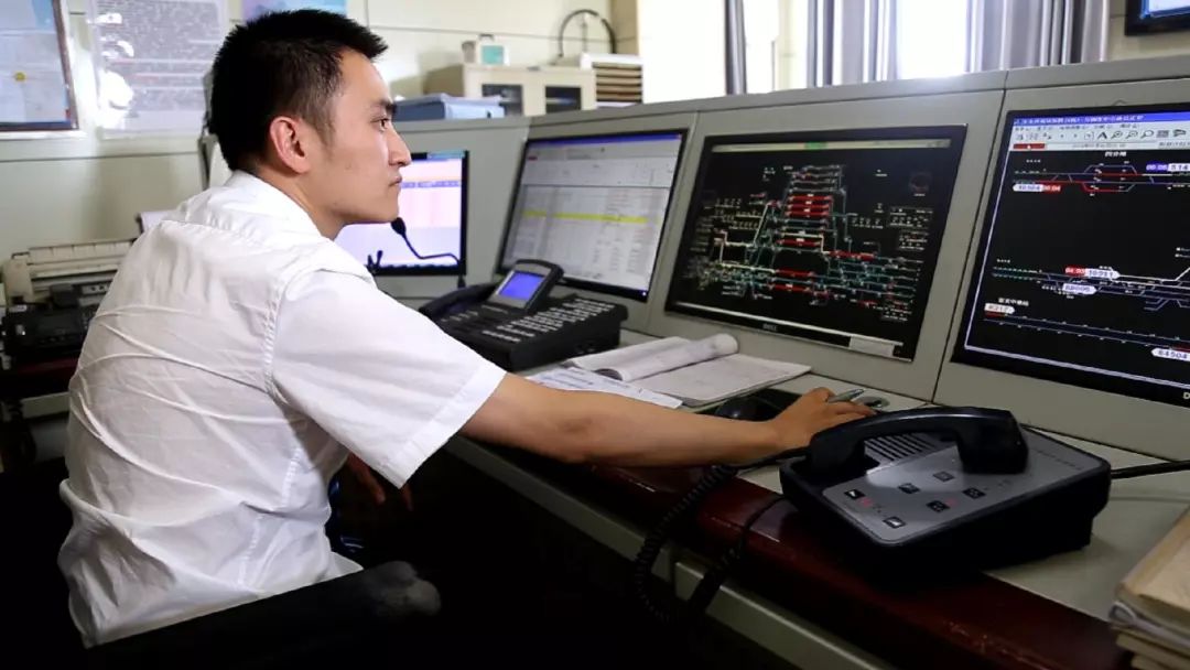 的行车工作在列车调度员的指挥下是一个车站的行车指挥者车站值班员小