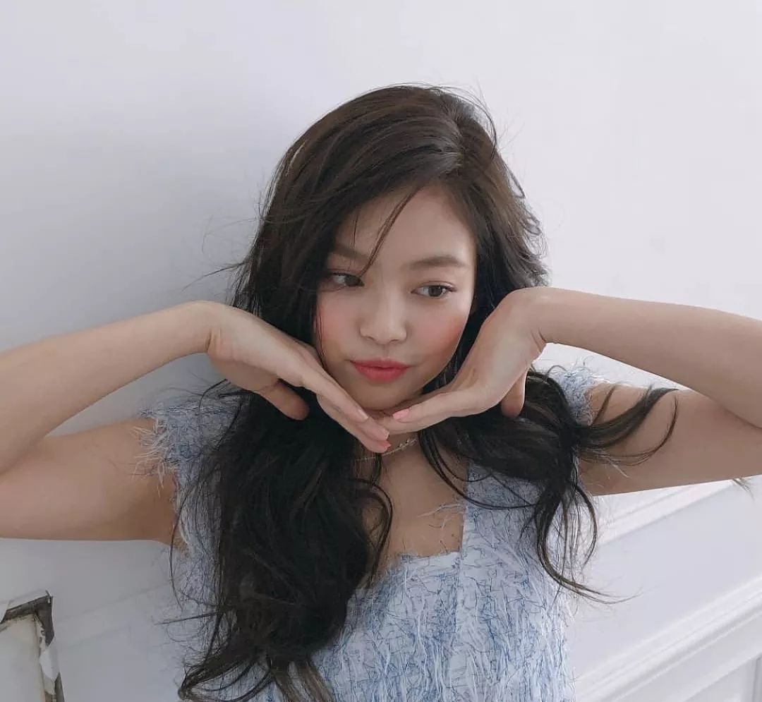 jennie白色眼影上热搜,而我只想跟她一样肆意变美(文末有福利)