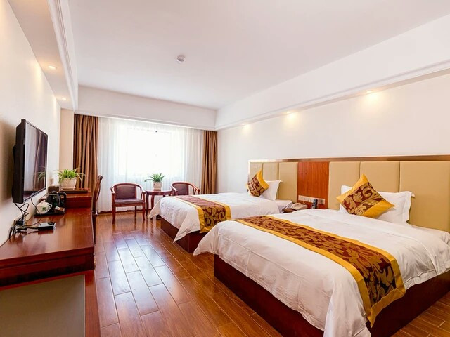 大成山水酒店:位于张家界火车站,飞机场路途,交通方便.