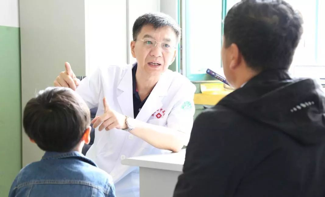 总医院(301医院)门诊部原党委书记王驰,妇产科赵恩峰,消化内科卢忠生