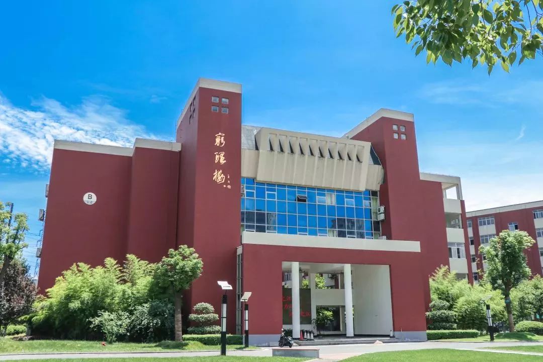 新生入学即可申请,前两年分别就读之江学院双语课程和芬兰图尔库大学