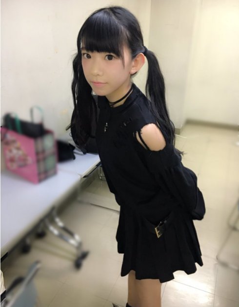 同时还有媒体称日本偶像女星长泽茉里奈也跟易烊千玺长得像.