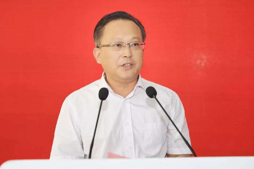 区教育局局长 徐立峰无锡市省锡中双语学校建成后,将成为前洲街道和