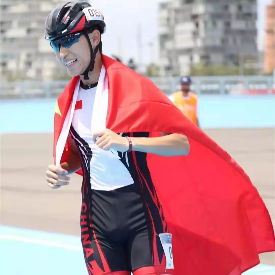 的张振海,2017年,2018年,2019年,已经连续三年入选中国速度轮滑国家队