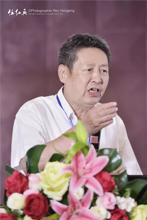 接着,暨南大学教授马明达对"少林学"分论坛进行学术总结.