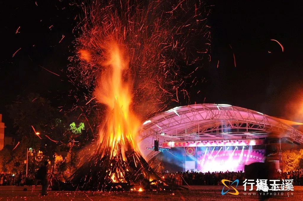 7月18日,峨山火把节来了!