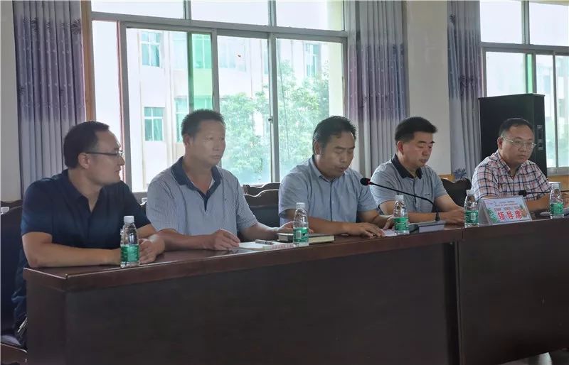 县委副书记刘屈原,县委常委,统战部张陈永祥,副县长张成武出席活动.