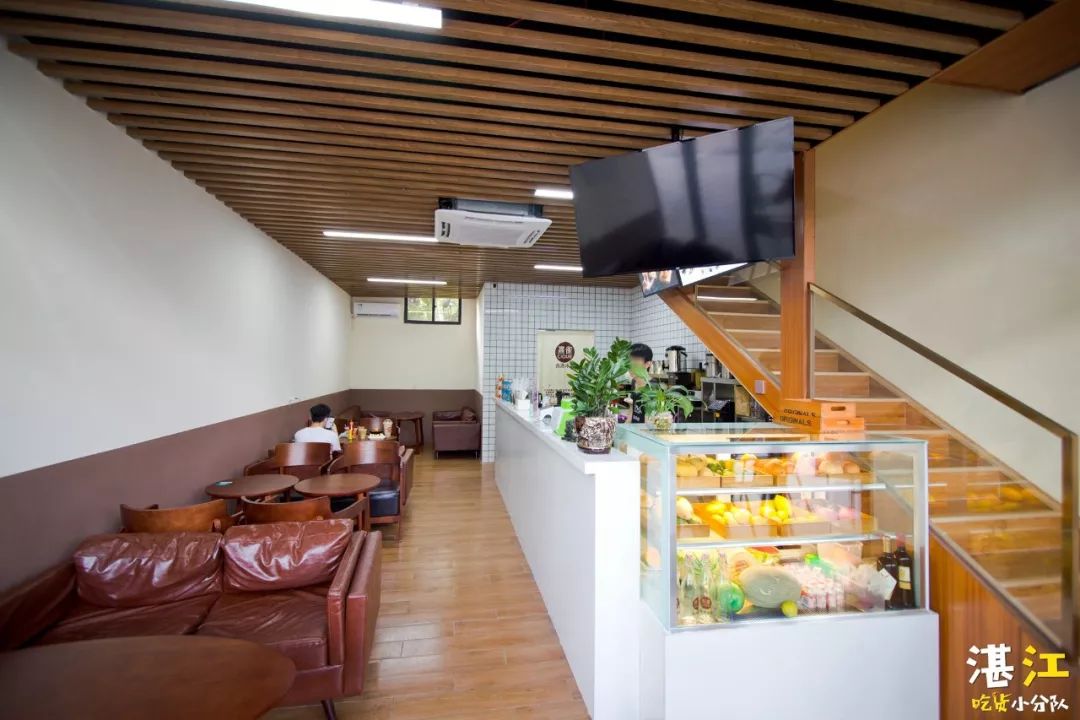 享受午后的美好时光~二楼还有两间棋牌室,适合饭后娱乐,与朋友畅爽地