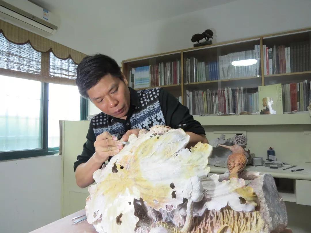 韩天衡陈礼忠的石雕艺术在寿山石史上书写崭新而浓重的一页