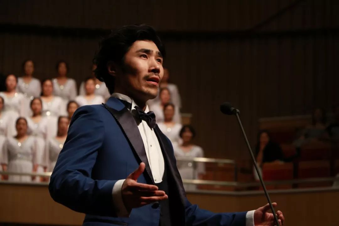 拉托夫共同执棒,著名歌唱家,声乐博士黄华丽,男中音歌唱家周楠,王耀宏