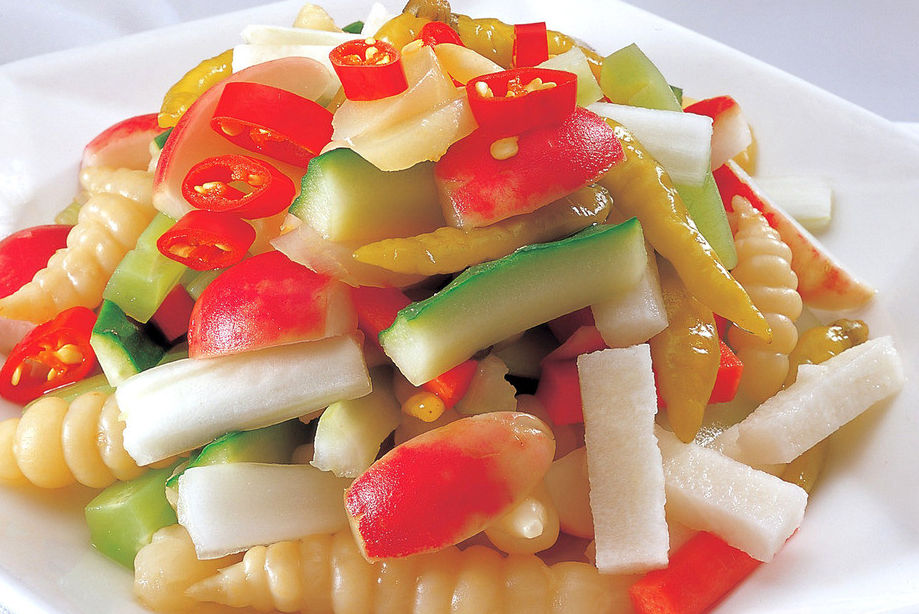 包菜我家从来不炒着吃,加2个胡萝卜,比吃肉还香,顿顿饭离不开_芹菜