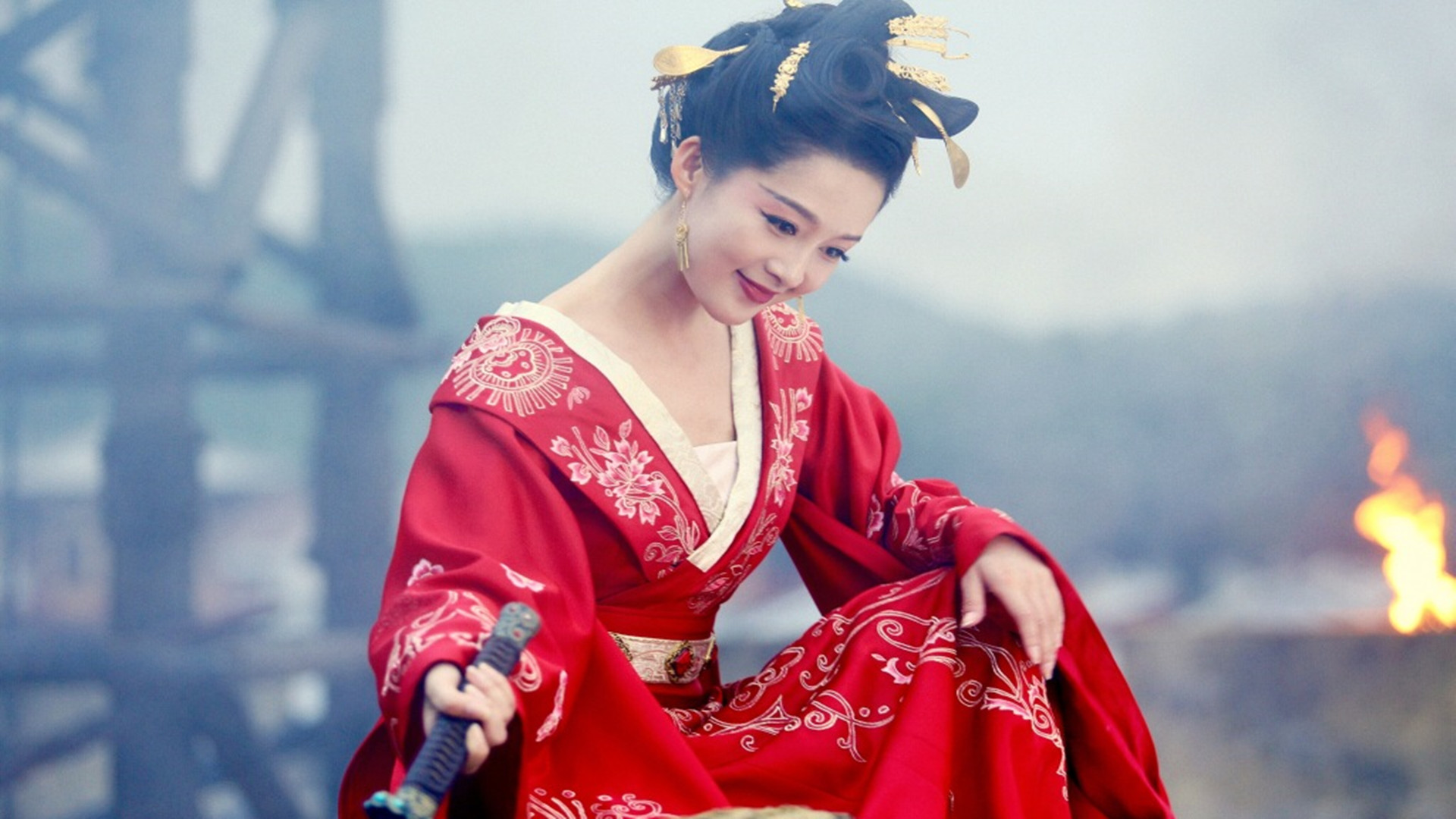 2015年,李沁和金世佳主演古装轻喜剧《极品新娘》,这部剧讲述了豆腐