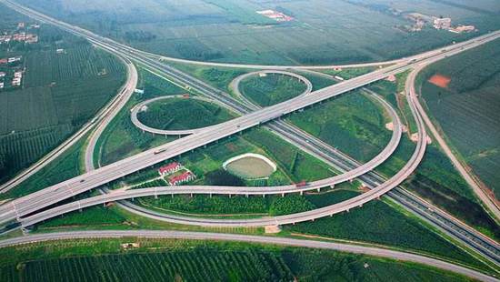 7月18日,记者从齐鲁交通发展集团临沂分公司获悉,g1511日兰高速费县