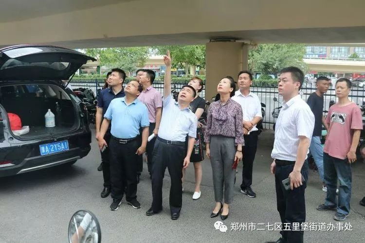 区长苏建设一行到五里堡街道调研督导河医周边综合整治工作