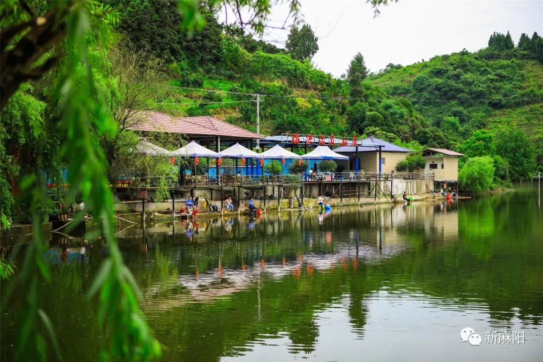 麻阳石羊哨佑兴温泉山庄就在这个周末火爆开园