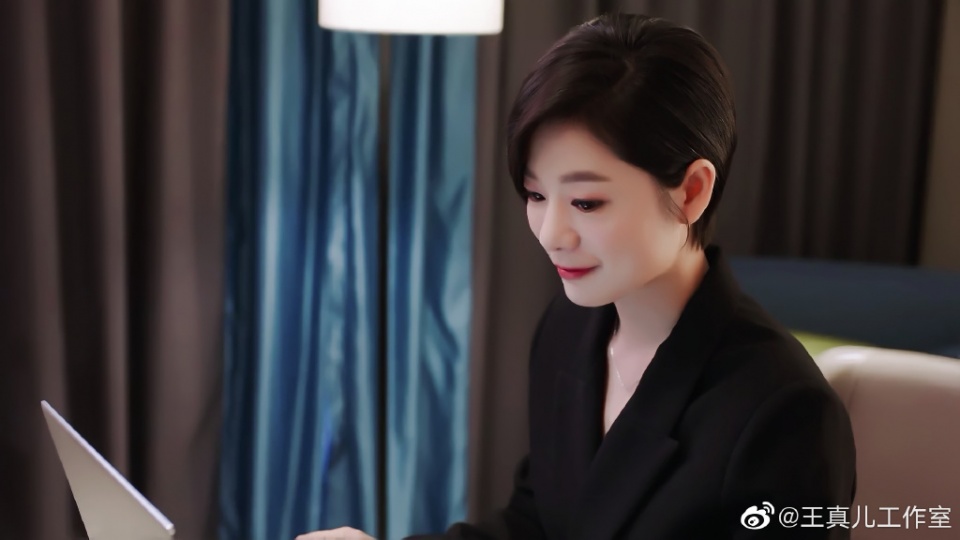 《亲爱的,热爱的》王真儿撞脸安以轩,"高级脸"谜一样的女子