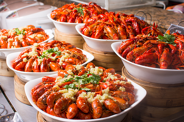 悦华酒店:冰爽精酿啤酒美食节&金湖小龙虾美食节开启夏日味蕾狂欢之旅