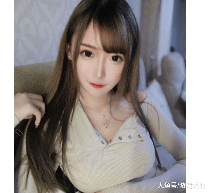 美女主播rita直播跳舞还秀腹肌网友你这是在搓澡吗