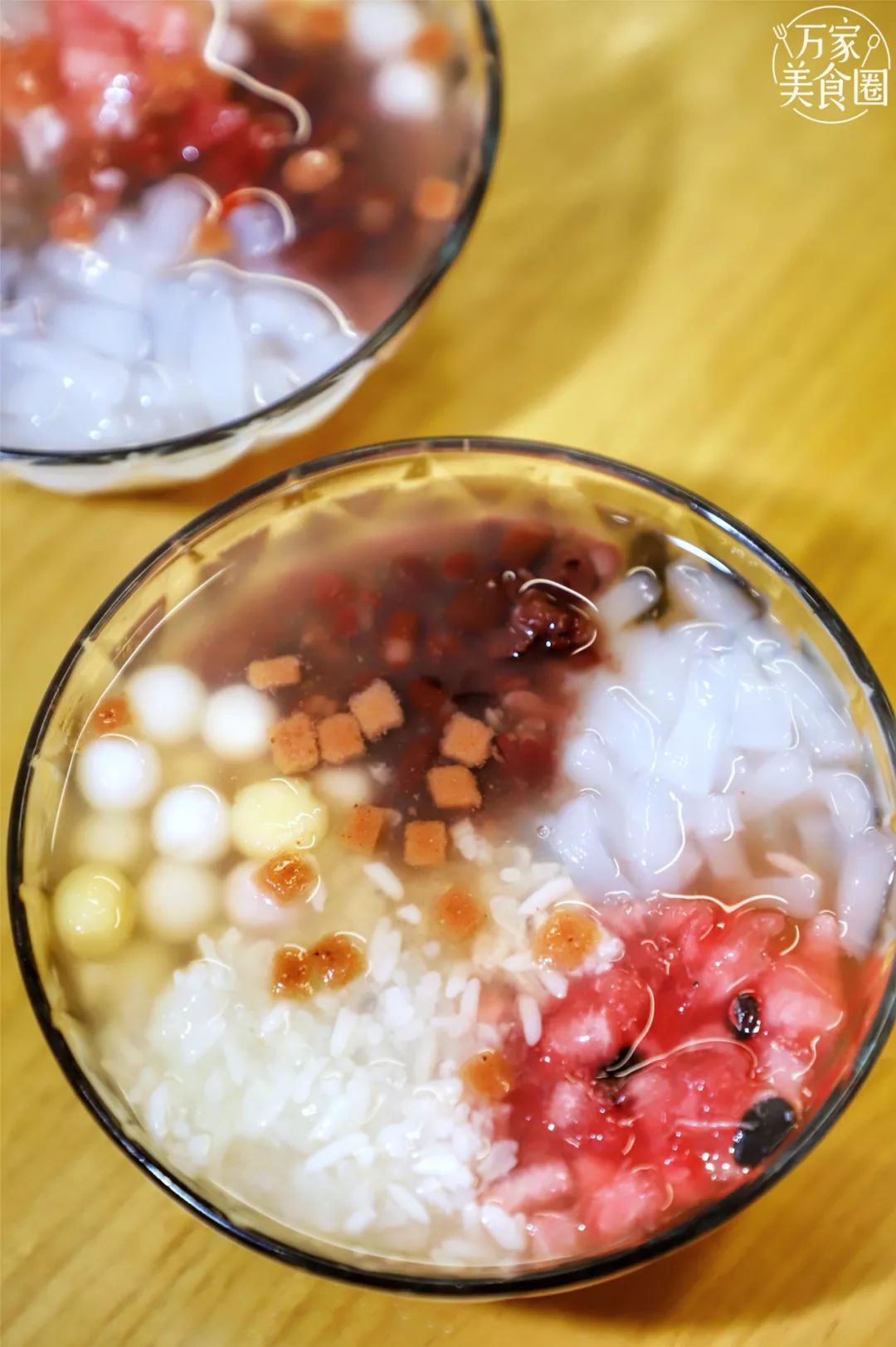 成都供货的冰粉,融入酒糟,新鲜西瓜,酒酿小圆子等元素.