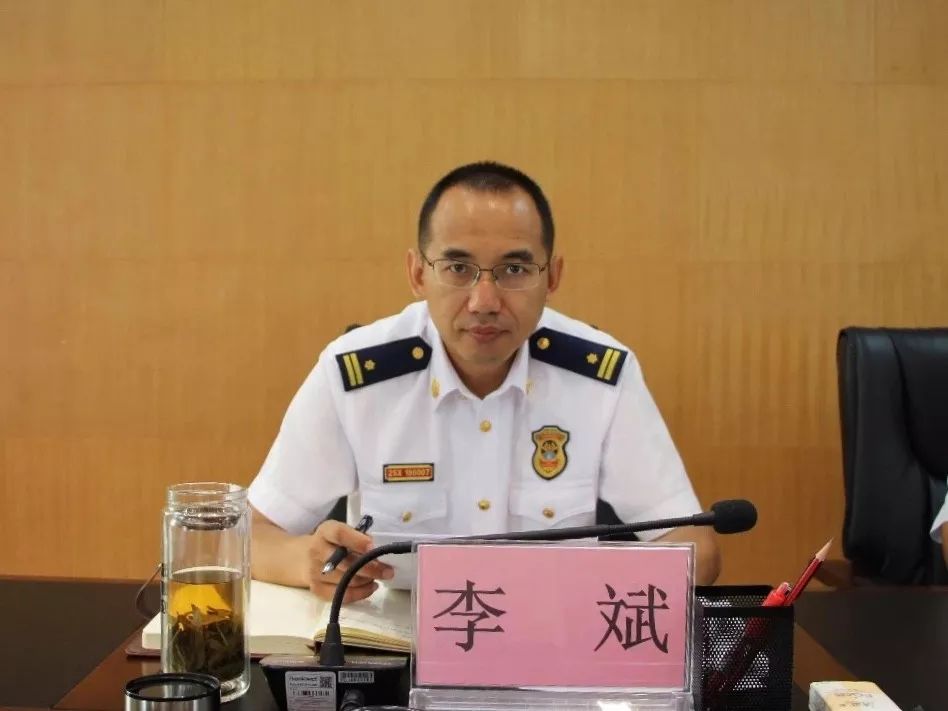 钮小明政委充分肯定了全州消防救援队伍上半年取得的成绩,并就切实