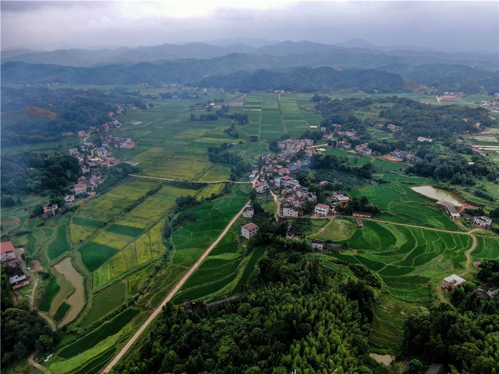 最新航拍万载双桥一原生态小山村的山水美景画面太美不敢看