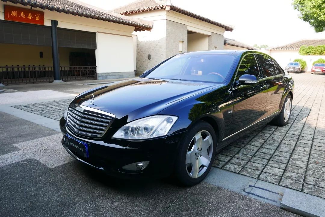 当年加购置税和保险落地近290万的w221s600