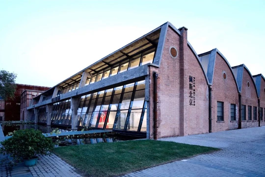 行业关注798艺术区从工业遗产到文化创意园区的转型升级