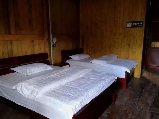 71巴勒山玻璃力栈道门票2张;71含巴勒山云端客栈住宿1间1晚;71