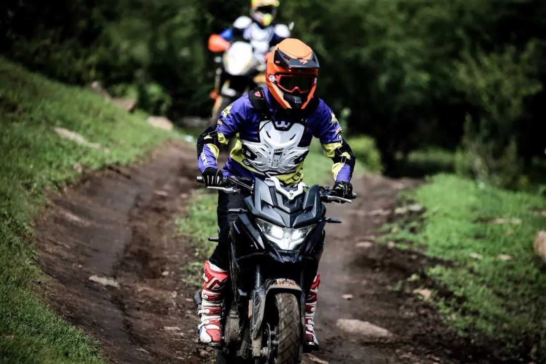 无极650ds豁车体验adv应该怎么玩