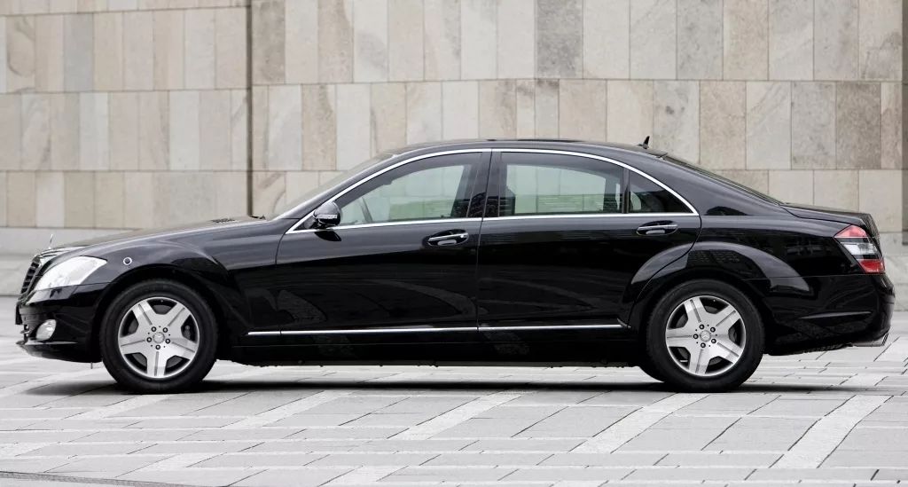 当年加购置税和保险落地近290万的w221s600