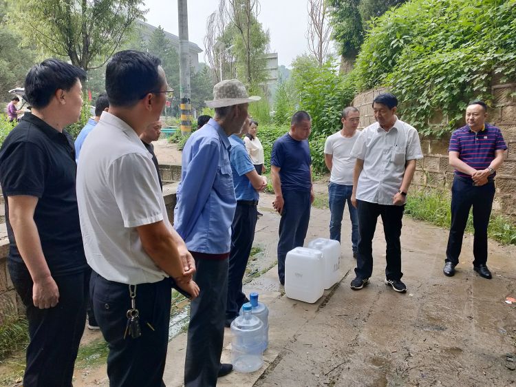 王文忠检查城区水污染防治