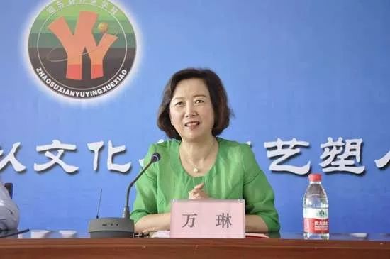 昭苏县委常委,副县长何益龙出席开班仪式并致欢迎辞