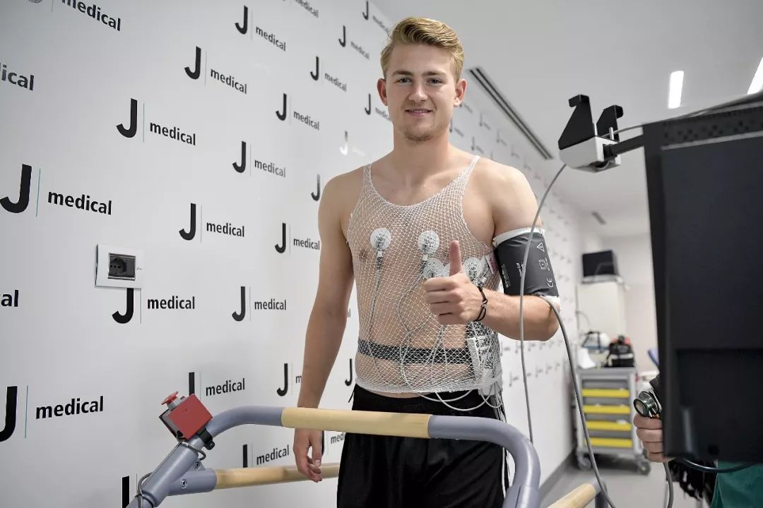 一天体坛中国代表团再获一金二银黄宇翔爆冷击败桃田贤斗