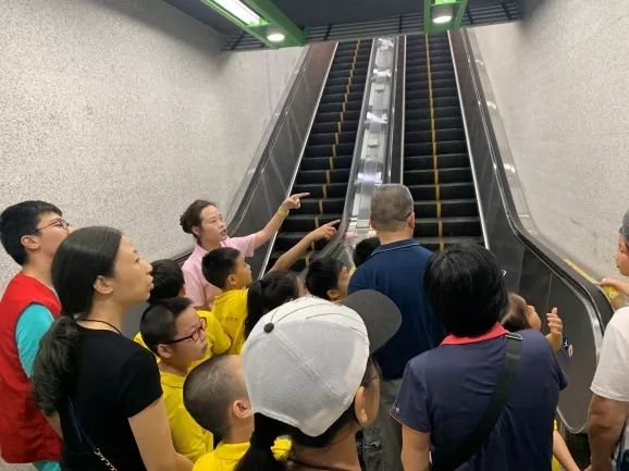 安全七进顾戴路站梦想医学院变身地铁安全大讲堂