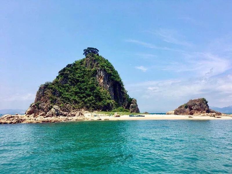 海岛露营72021登陆惠州无人岛鸡心岛浮潜游泳抓螃蟹野炊烟花篝火晚会