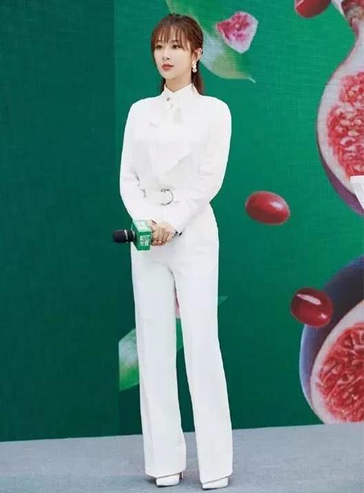 亲爱的热爱的甜宠今夏杨紫教你少女look青春活力溢出屏幕