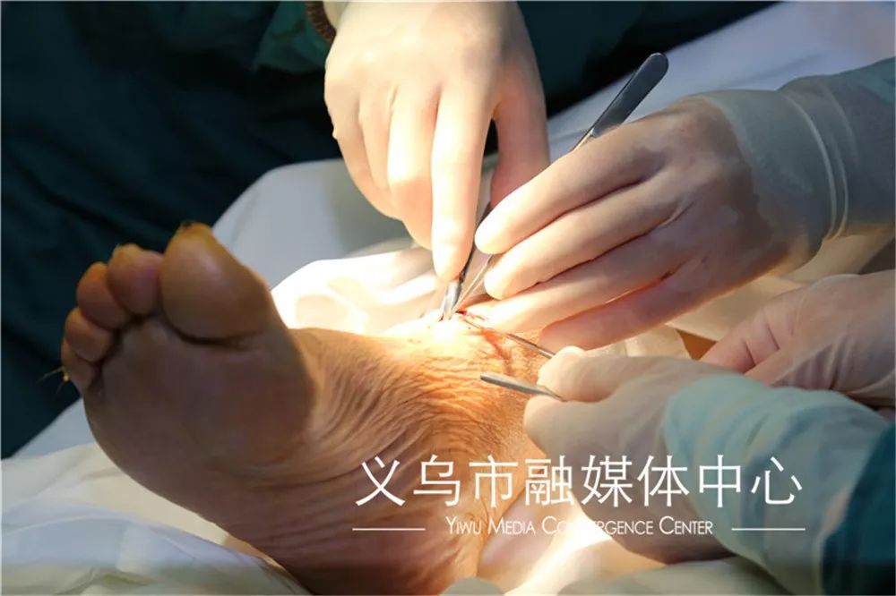 带着特殊军功章行走70余年94岁老兵体内弹片终于取出